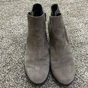 Blondo size 6.5 suede waterproof booties.